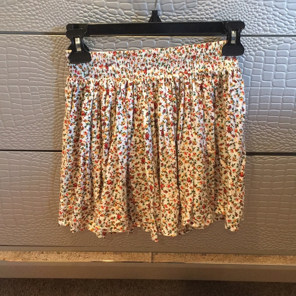 Floral mini skirt